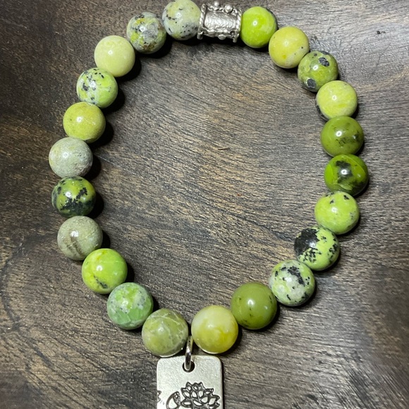 Australian Jade Chrysoprase (8 mm) with Silver Spacers and Charm - Picture 6 of 11